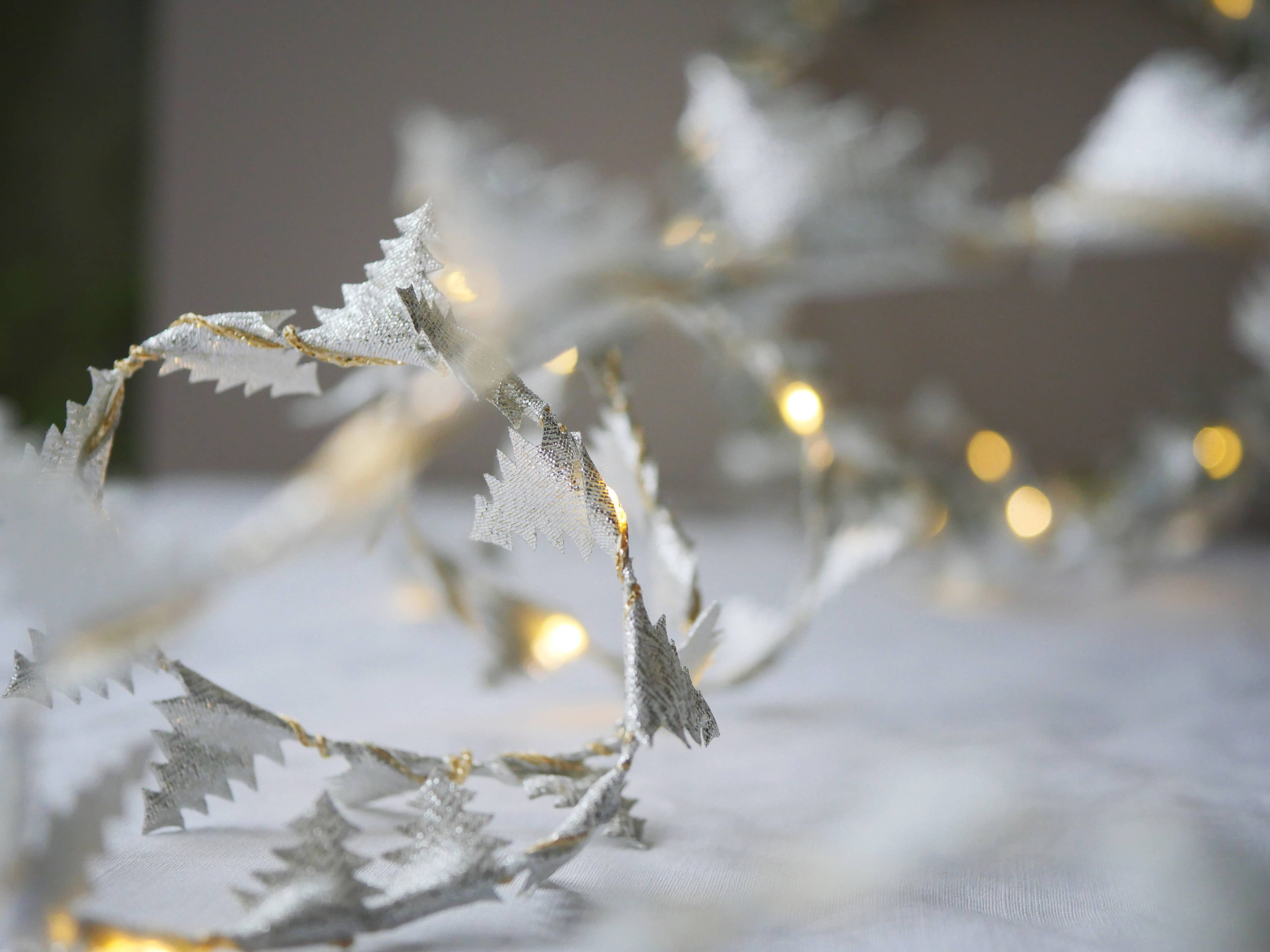 Christmas Tree Fairy Light String - Christmas Decoration: Silver / 2m (Battery)