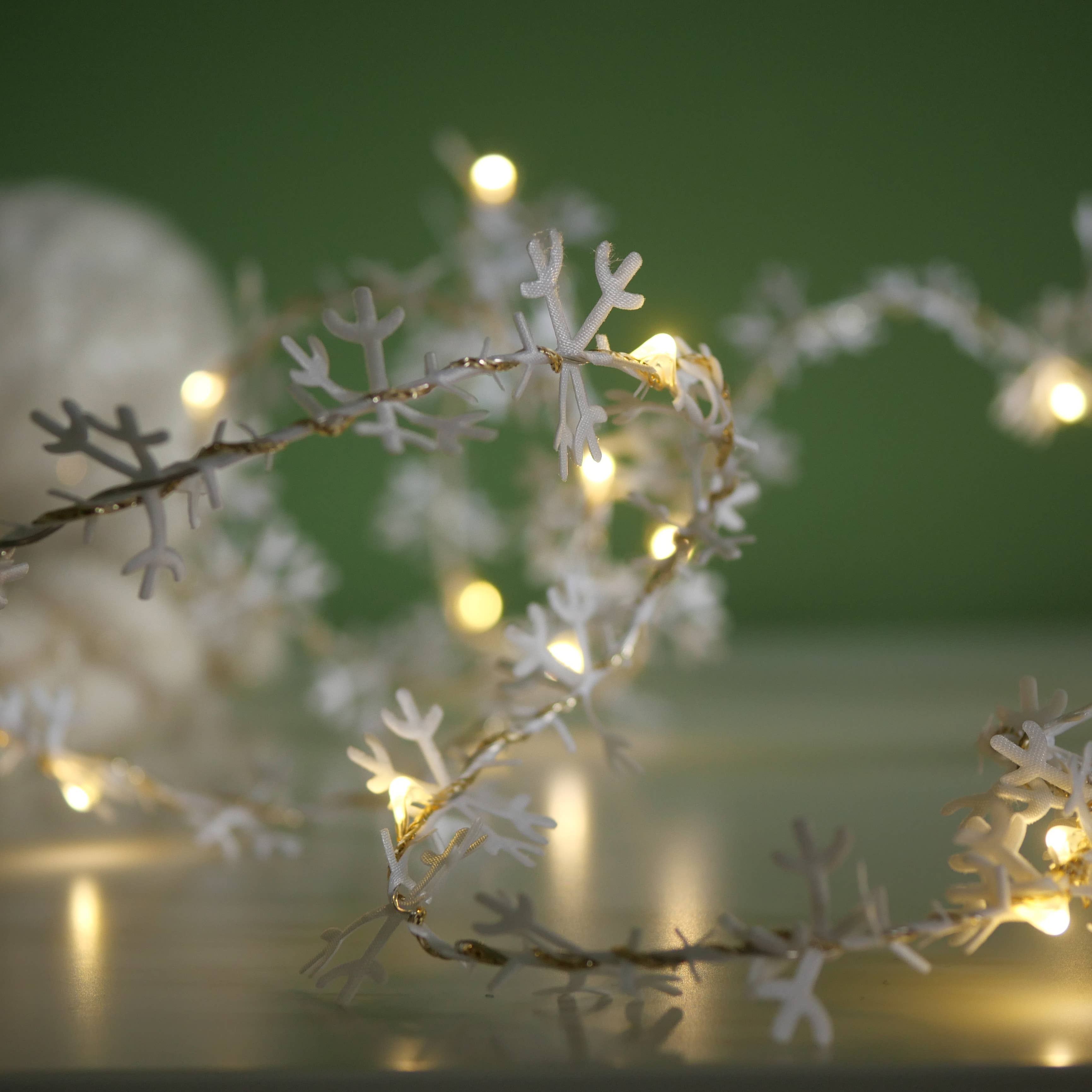 Snowflake Fairy Light String - Christmas Decoration: 2m (Battery) / Silver