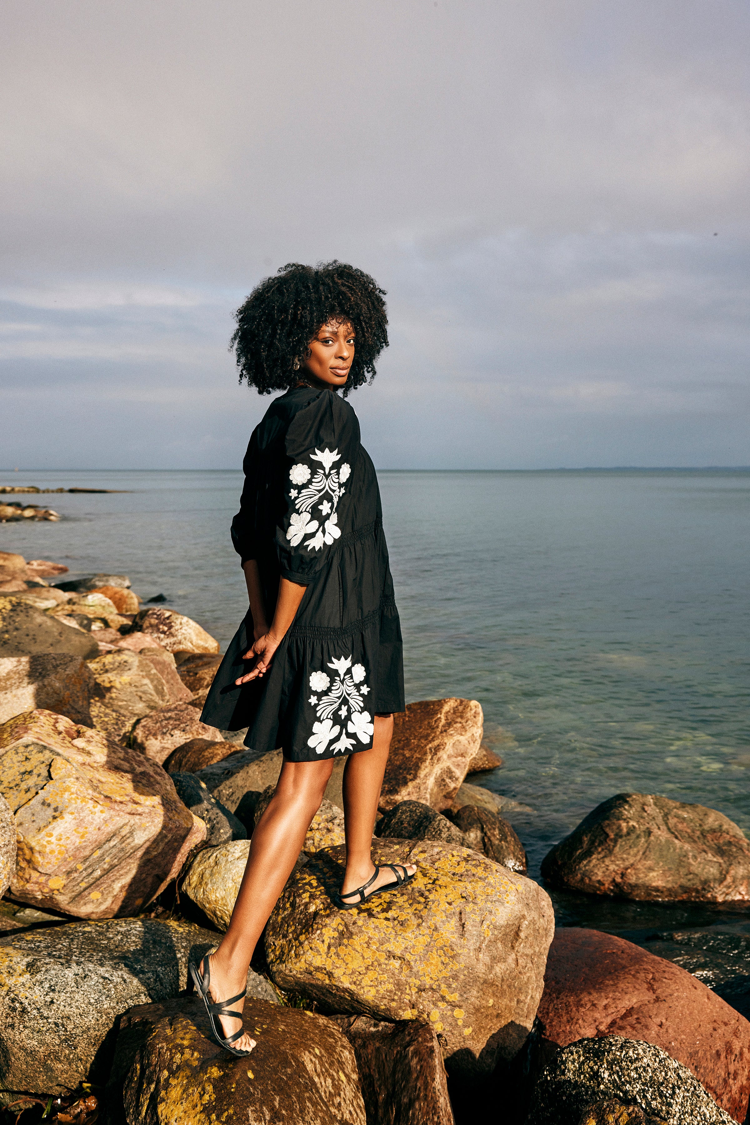 Puff Sleeve Flower Dress - Black/White