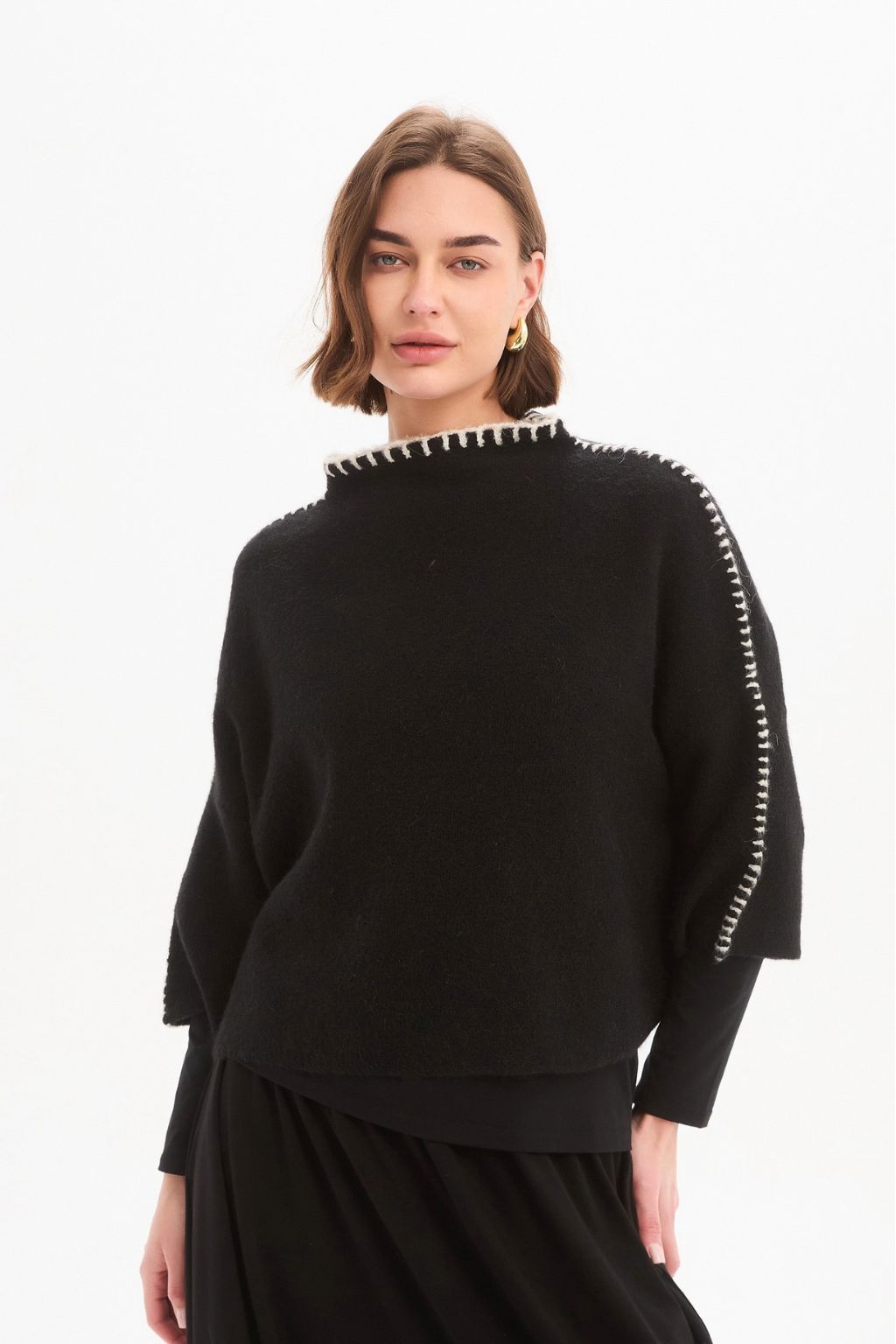 Contrast Stitch detail knit - Black