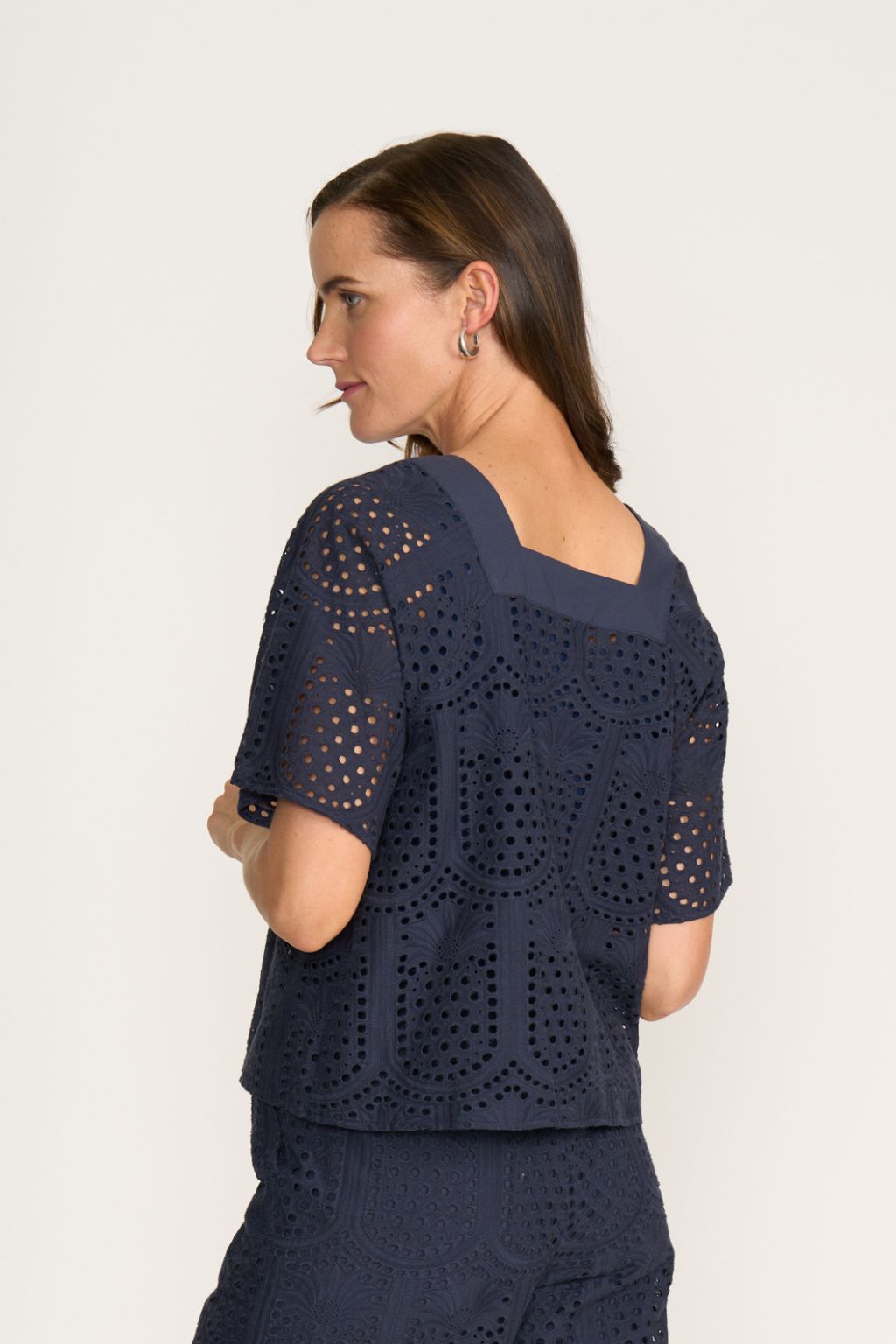 Juicy Details Top – Navy Pineapple