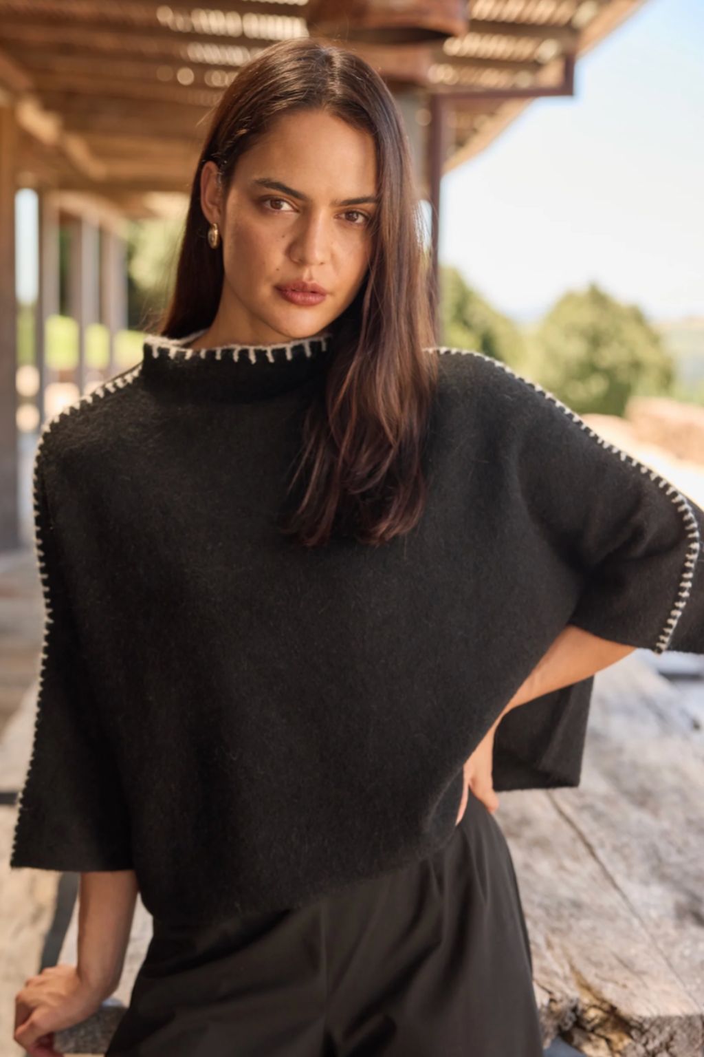Contrast Stitch detail knit - Black