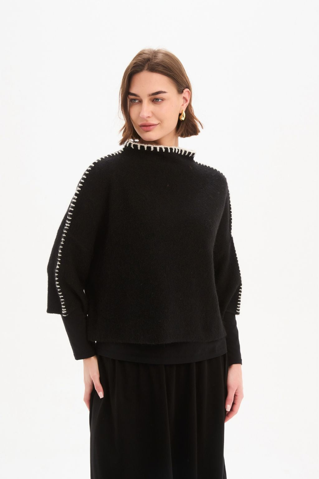Contrast Stitch detail knit - Black