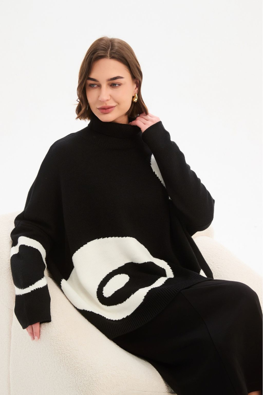 Retro Circle Print Knit - Black/Cream