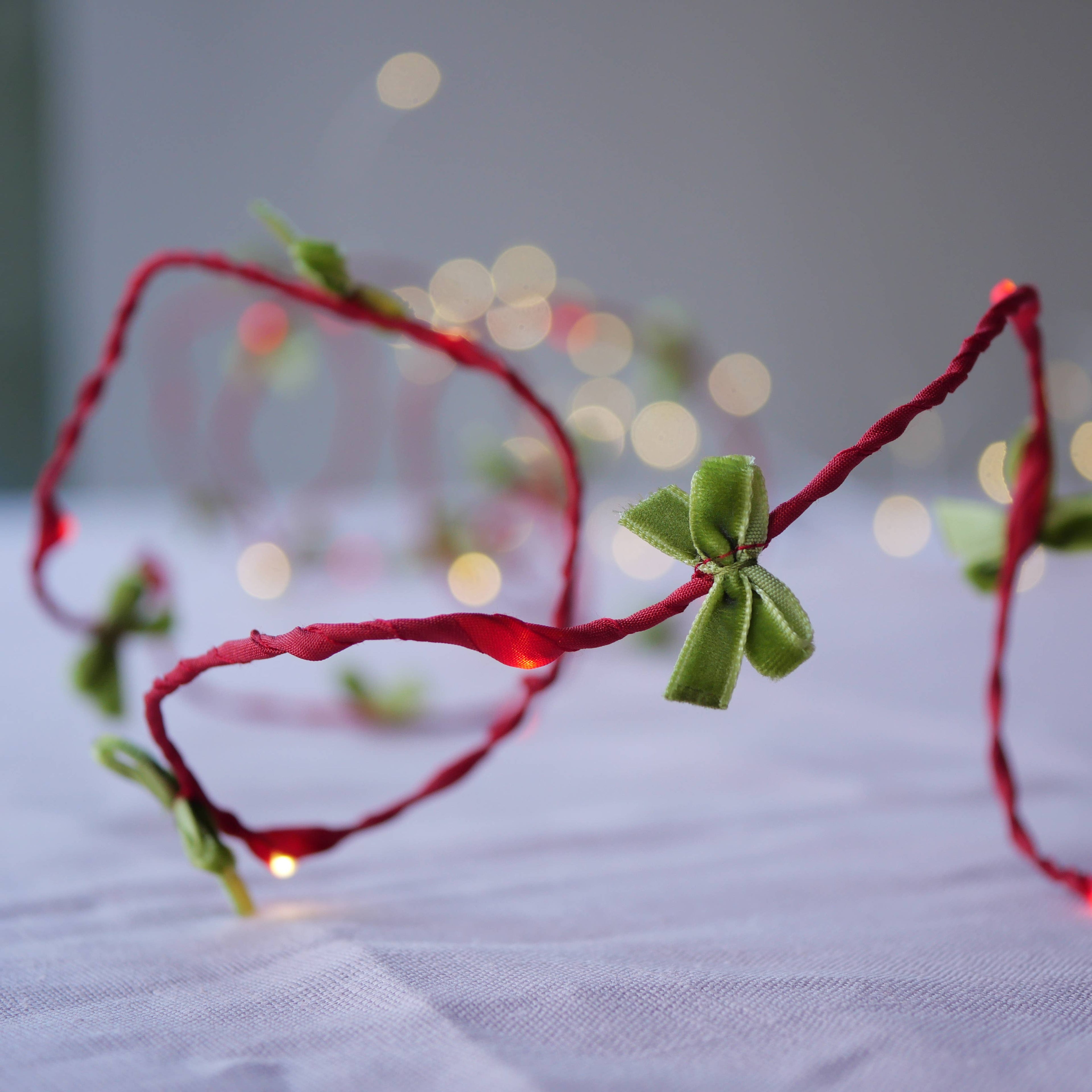 Handmade Velvet Bow Fairy Lights: Green Velvet Bow / 2m (Battery)