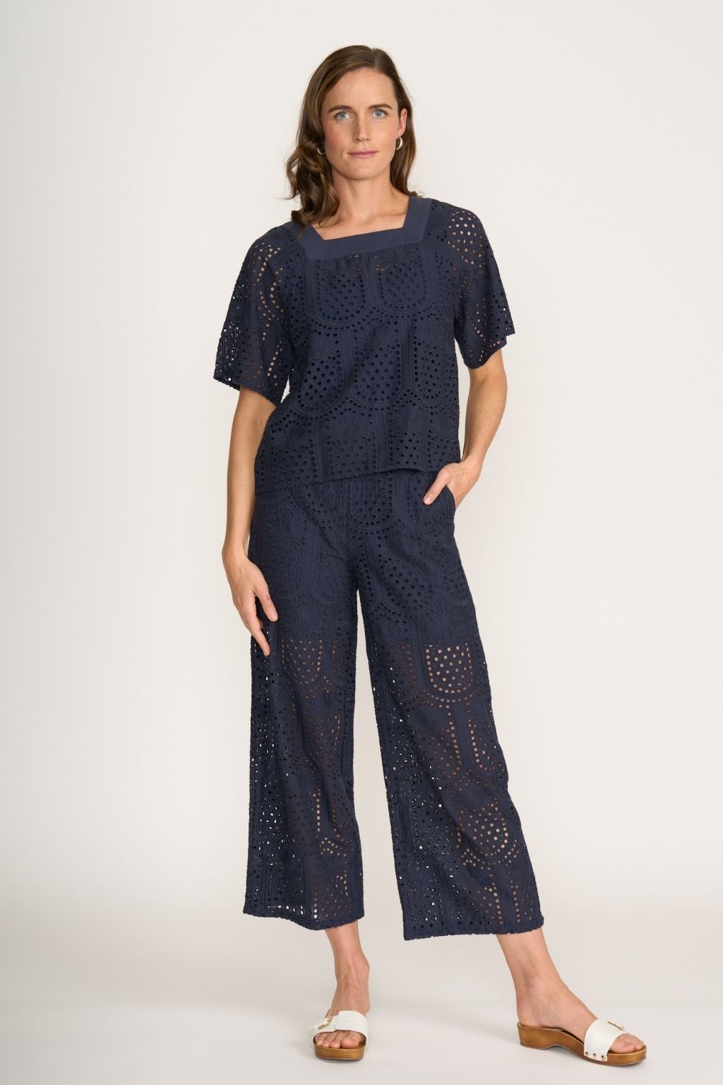 Juicy Details Top – Navy Pineapple