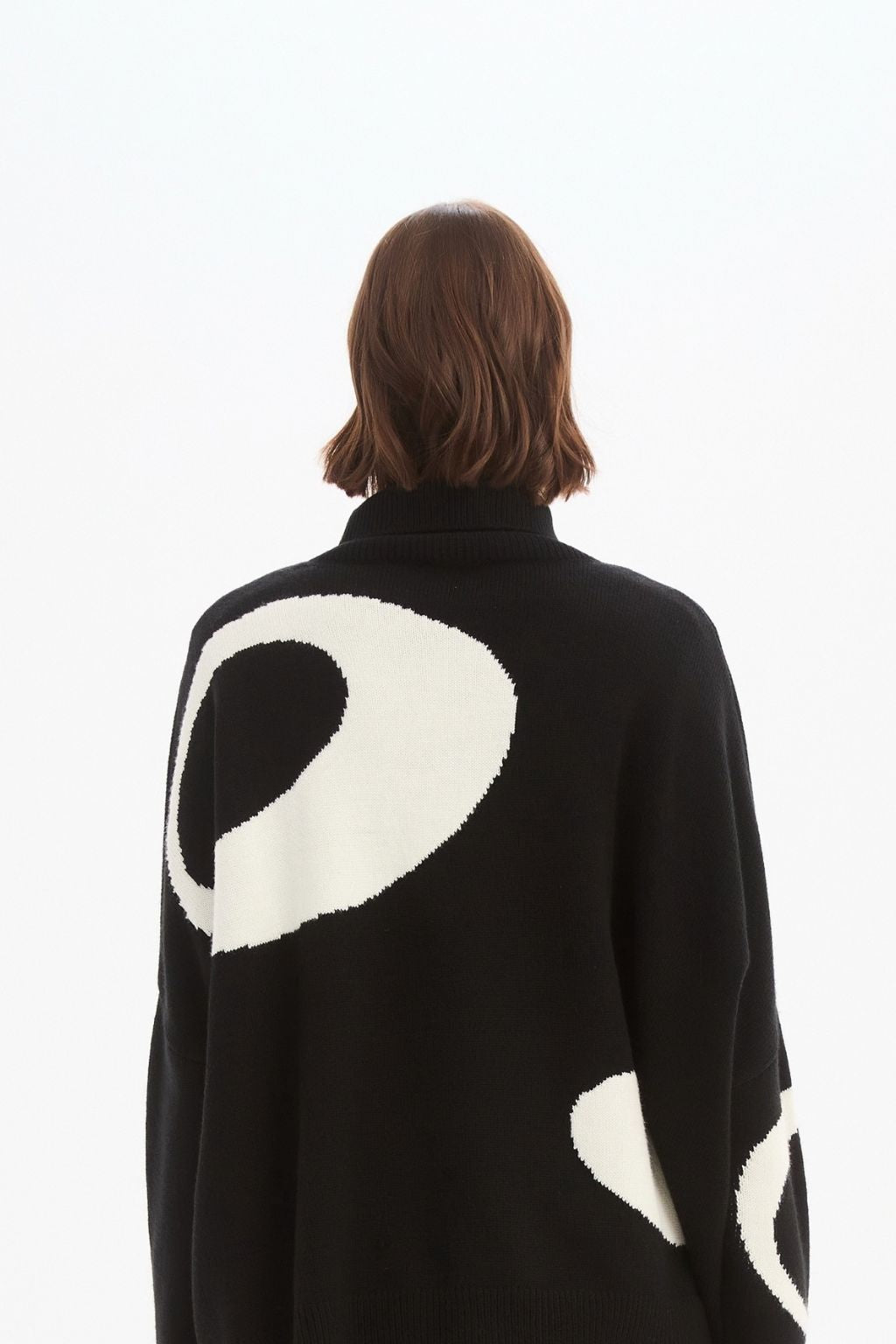 Retro Circle Print Knit - Black/Cream