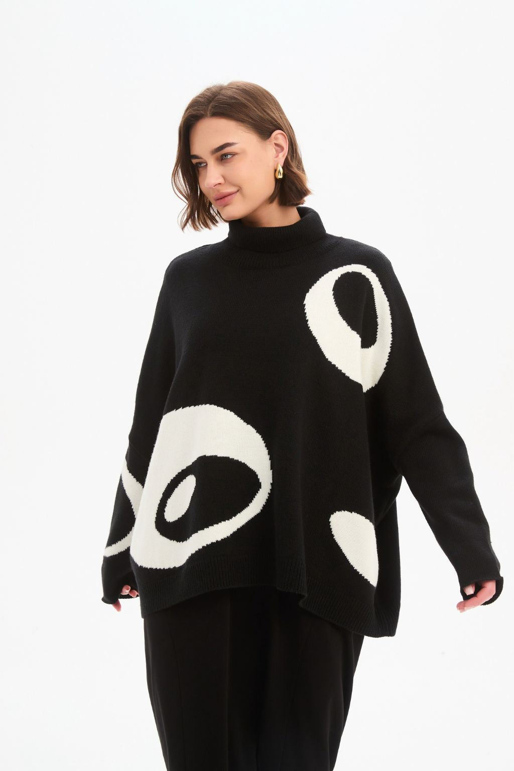 Retro Circle Print Knit - Black/Cream