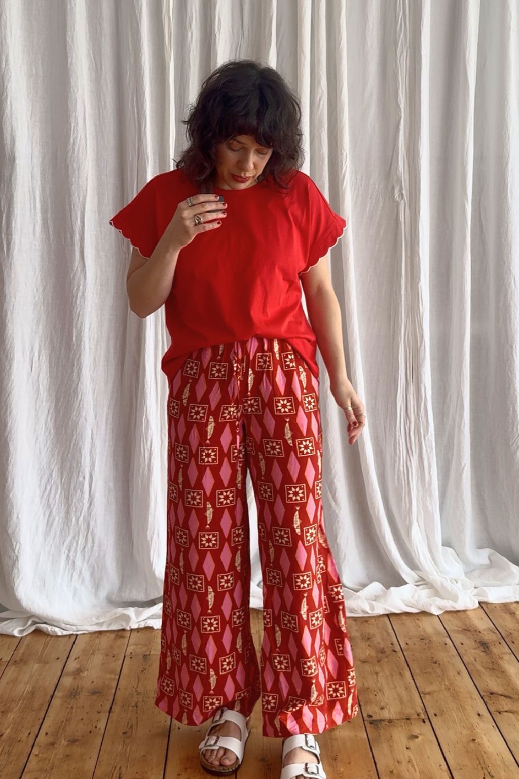 Sloane Scallop Tee - Red