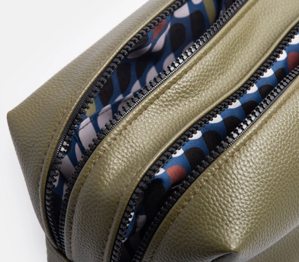 Green large travel washbag