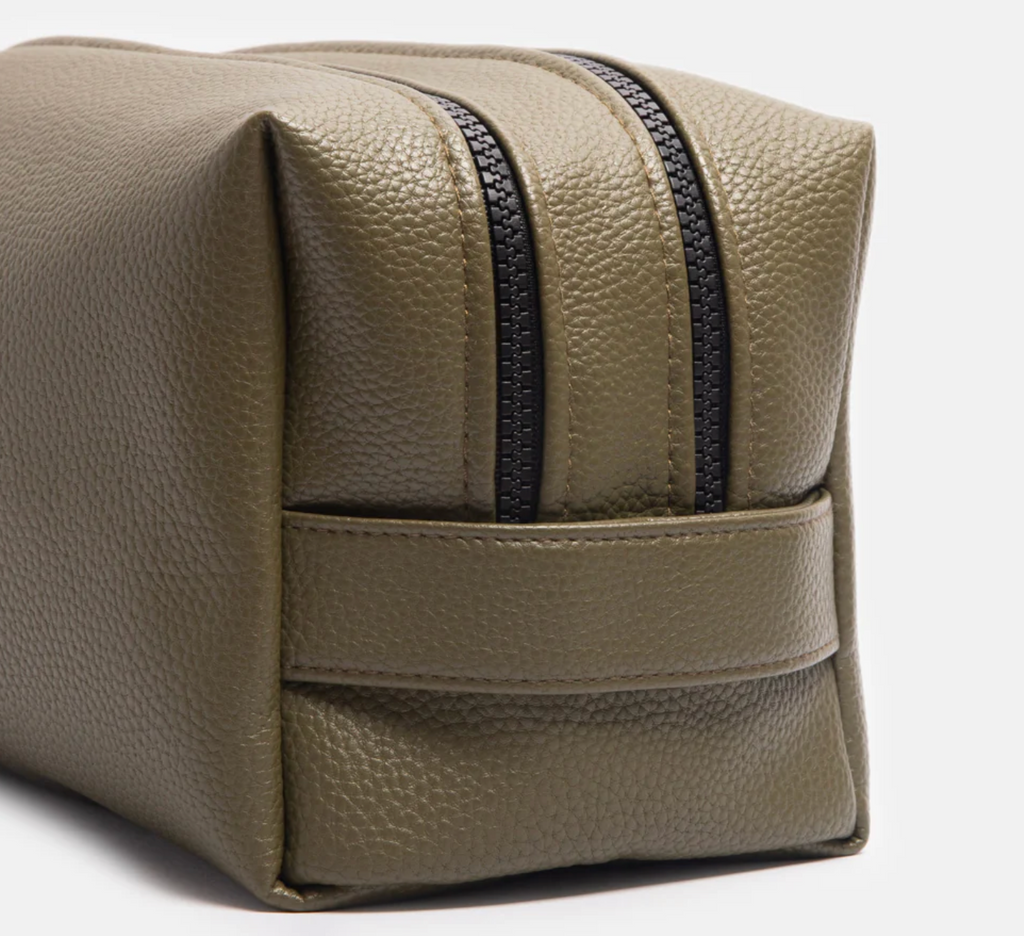 Green large travel washbag