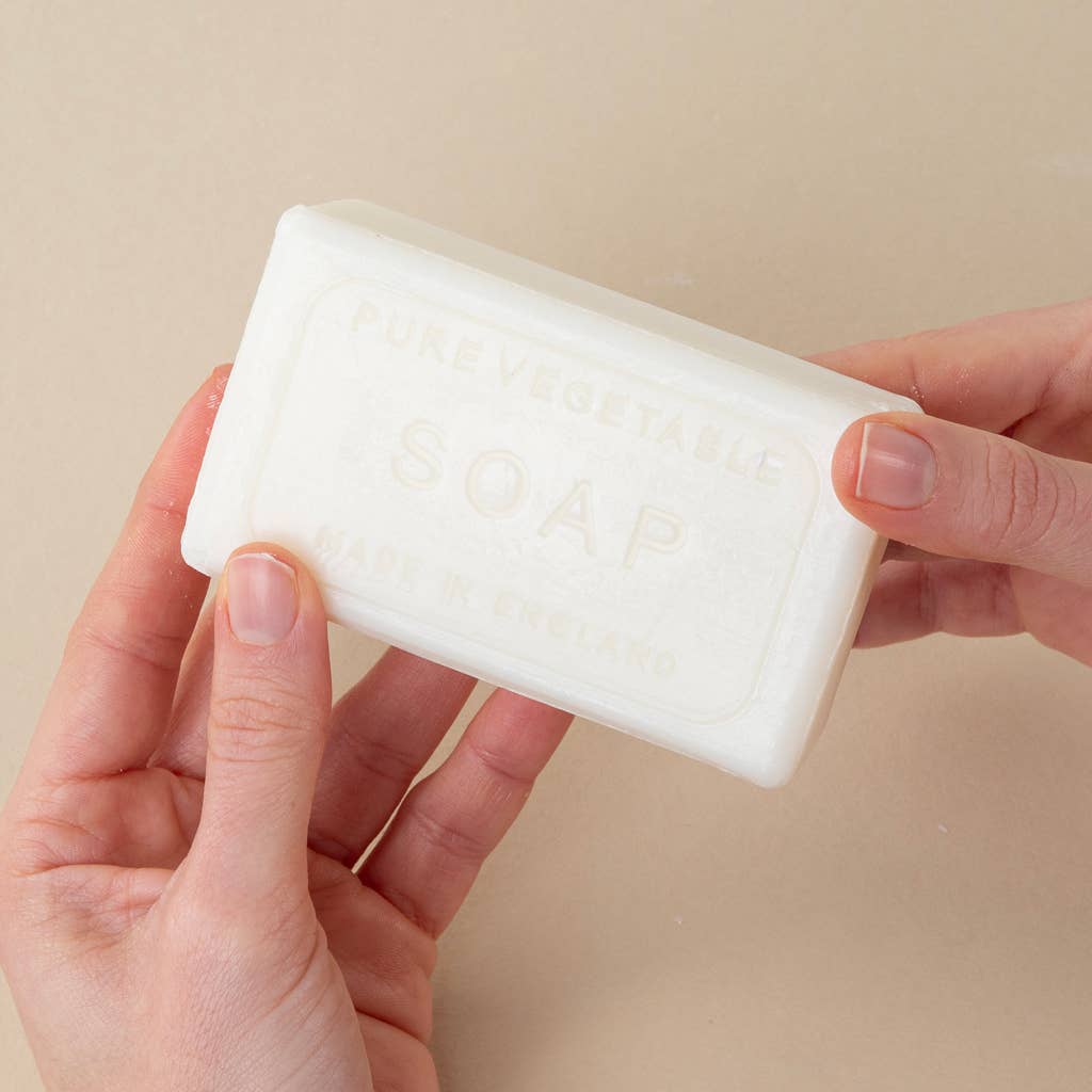 BOTANICAL COLLECTION - 190G LAVENDER SOAP BAR