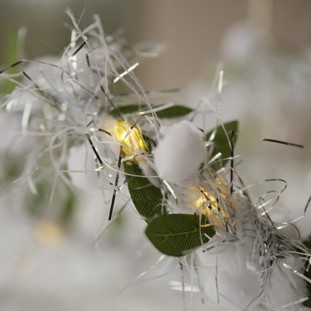 Winter Berry Fairy Light String - Christmas Decoration: Winter White / 2m (Battery)